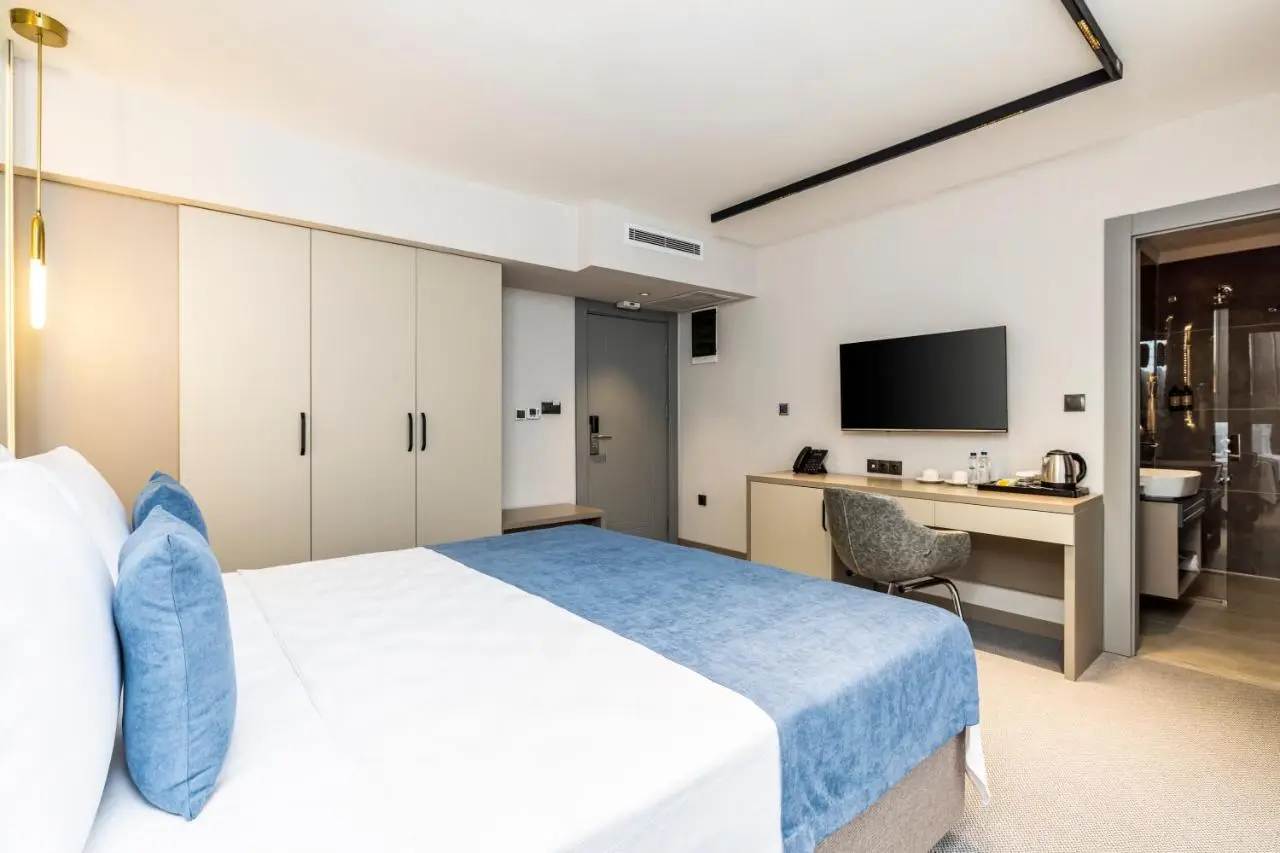 Rossi Luxury Hotel