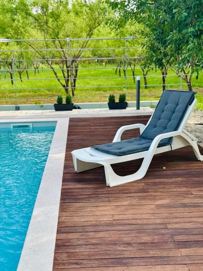 Almond Buna PoolHouse