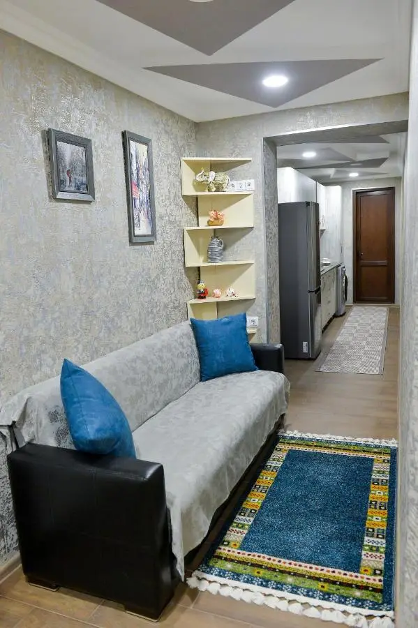 HOSTEL LOOK