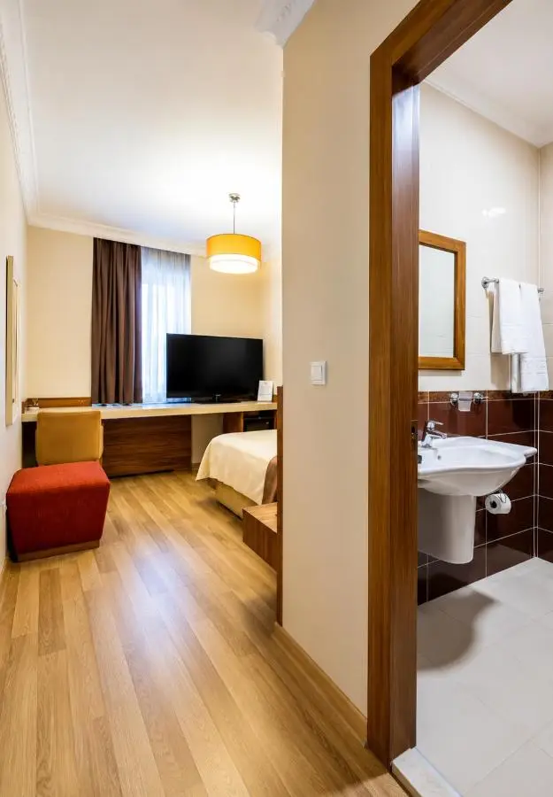 My Rose Hotel