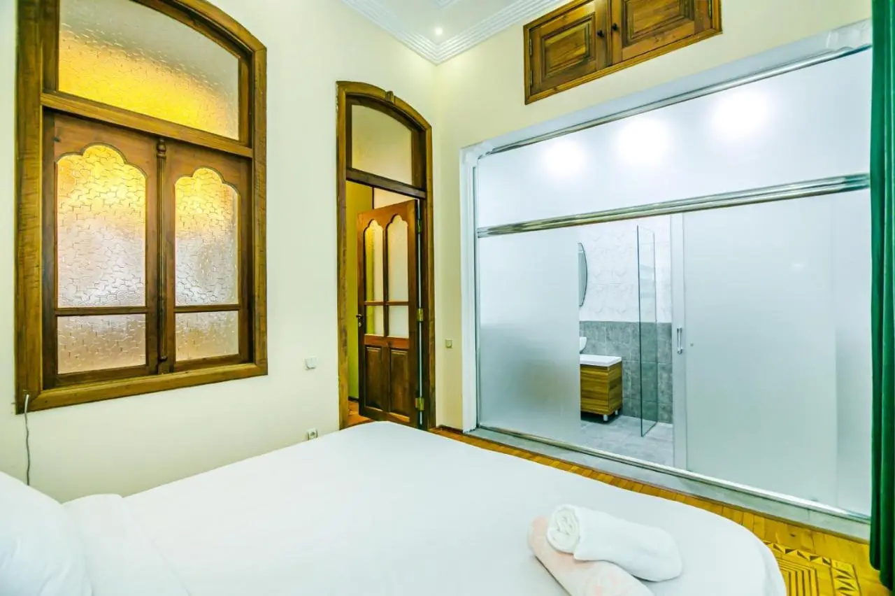 Targovu 4 Room Malakan Garden