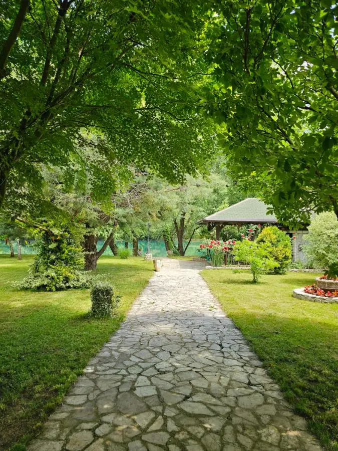 Holiday House Bella