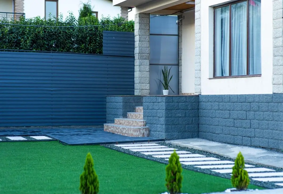 Brand-New 2BR House with Garden