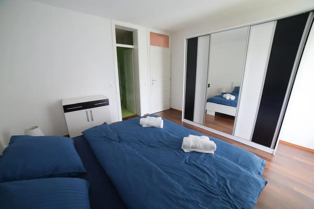 Go2Bihac Villa, 8 bedrooms, 7 bath, 10 aircon.