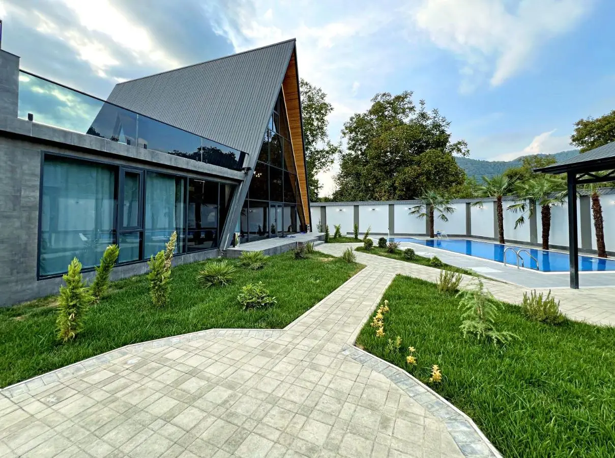 Qafqaz Palm A-Frame Retreat