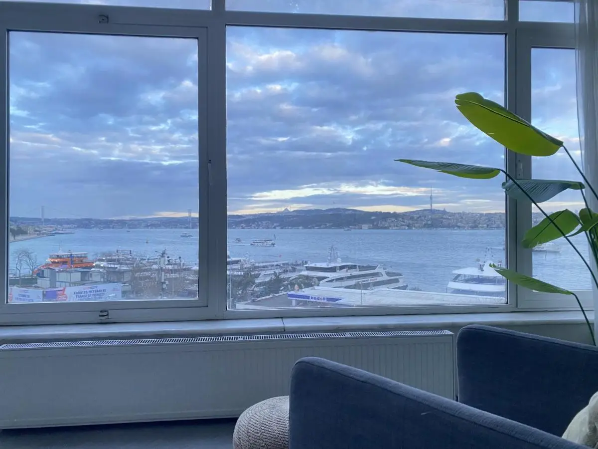 Bosphorus View 3BR in Kabataş