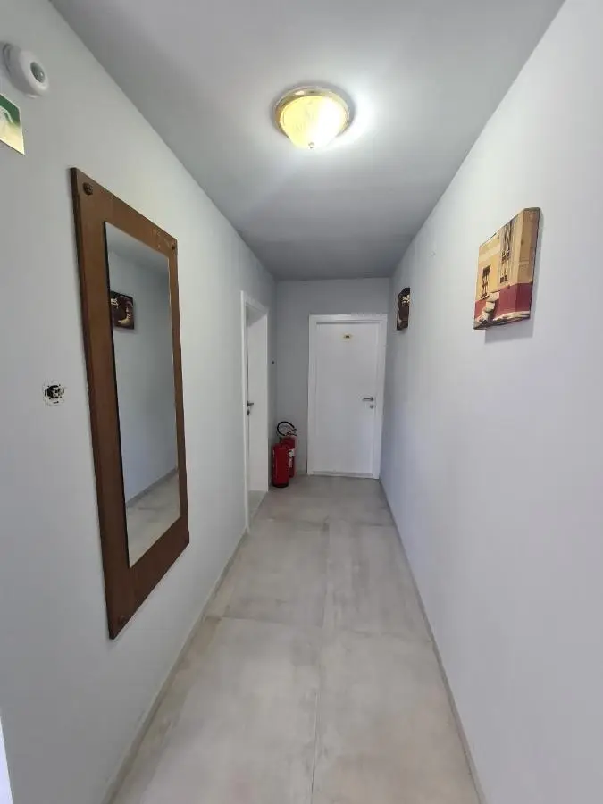 Apartments and Rooms Ski