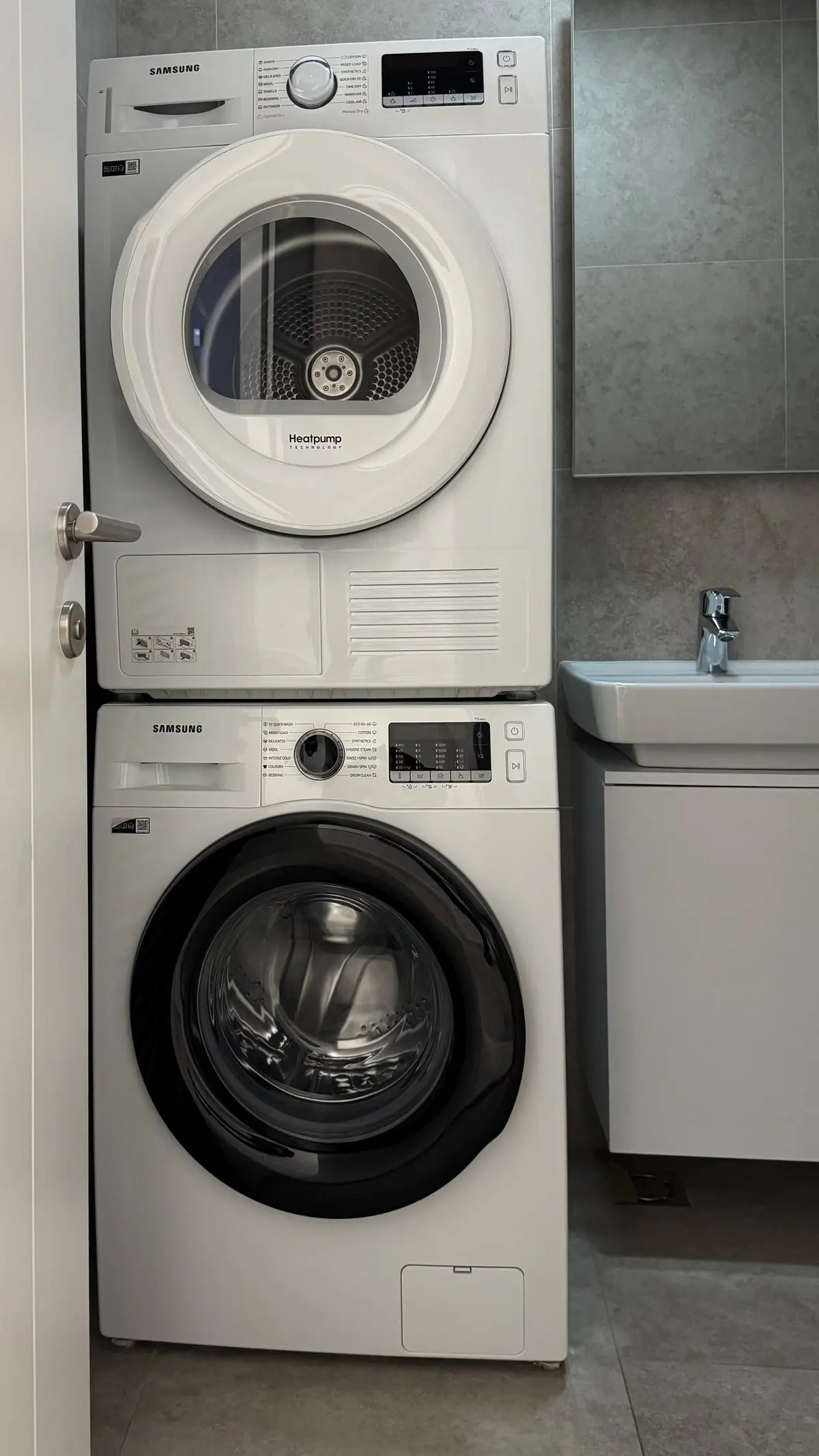 Lux Waves 2bdr apartment w/private parking