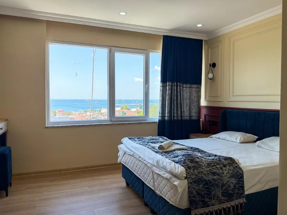 The Reina Hotel
