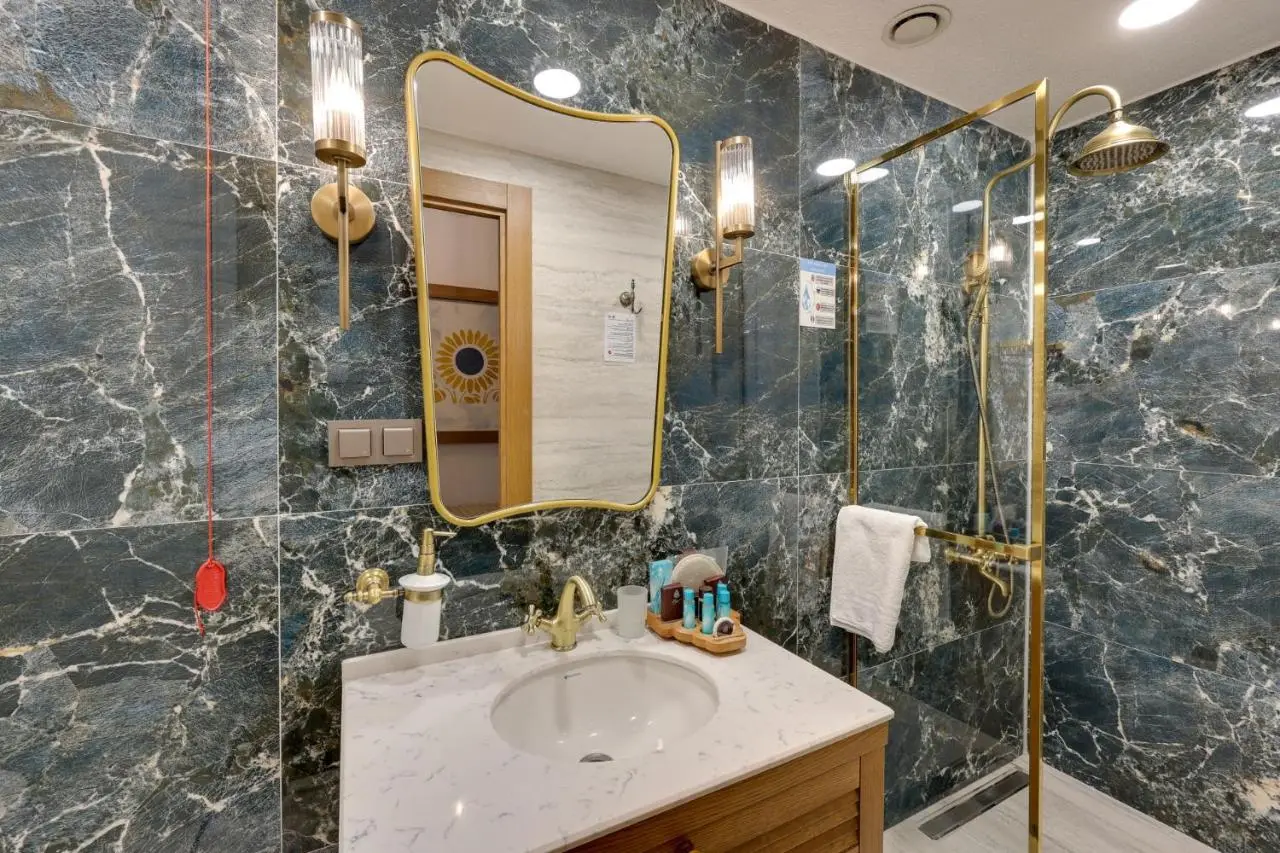Silk Road Museum Hotel