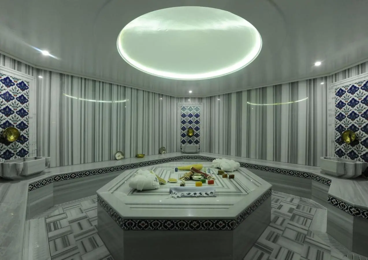 Le Petit Palace Hotel - Special Category