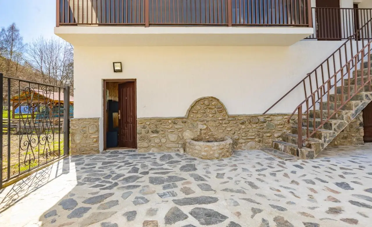 Guesthouse of Manoni Ratiani