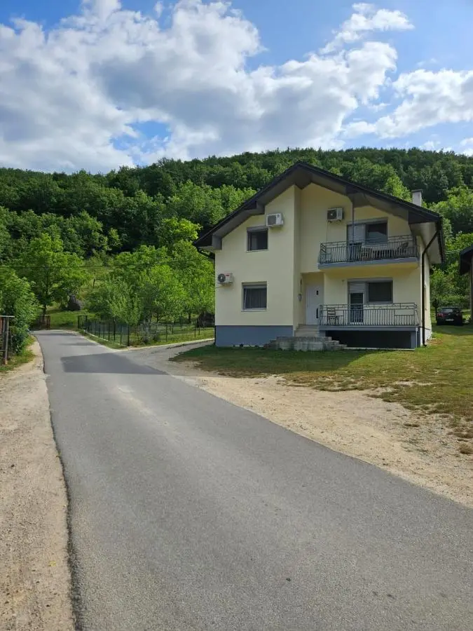 Omar, Una & Raska Apartmani