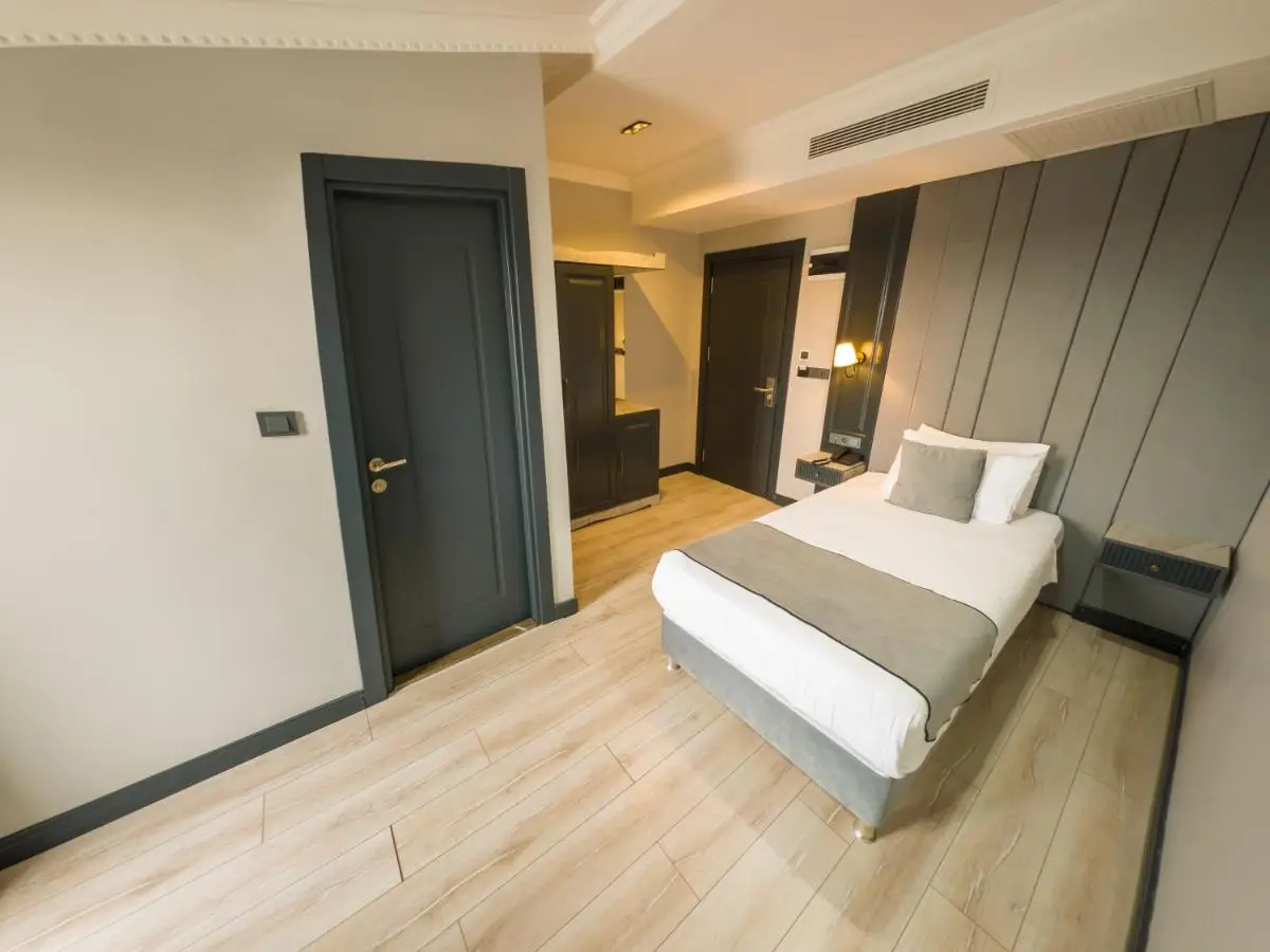 Express Plus Hotel