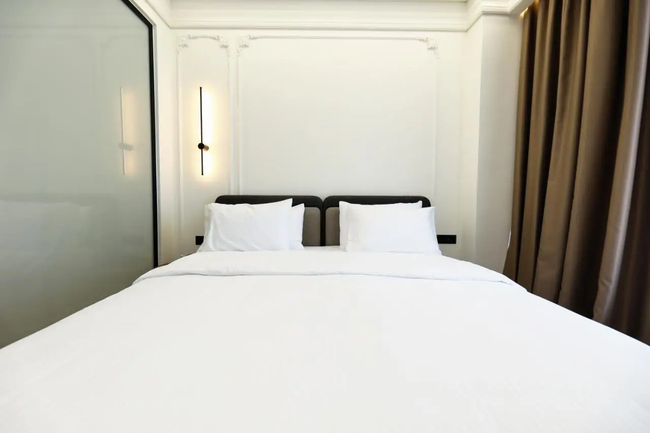 Hotel Adore