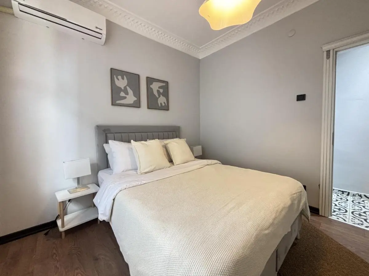 1BR w Turkish Hammam • Central Galata Stay