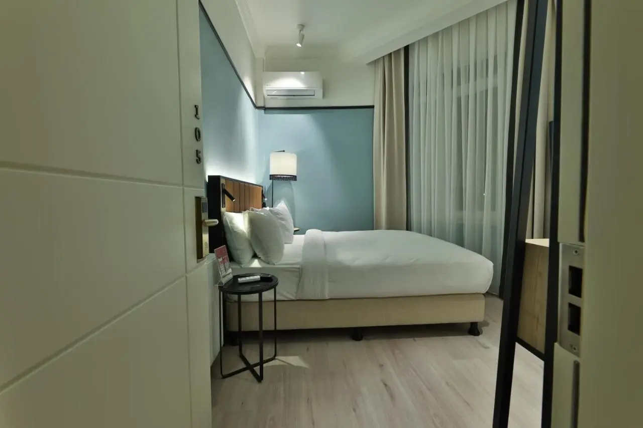 EA Exclusive Hotel