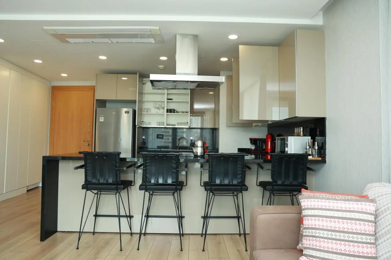 Deluxe 2BR Apartment Balcony 420