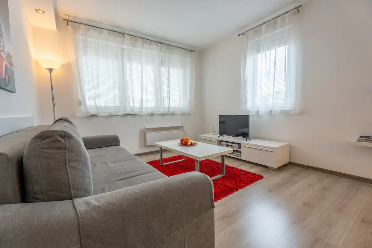 Elegant Sanctuary Near Bascarsija + Private Garage