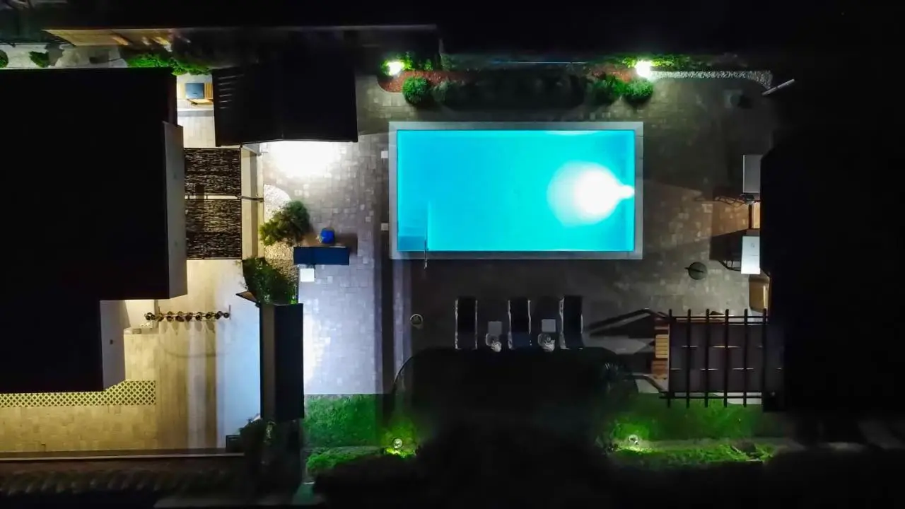 Delta apartments