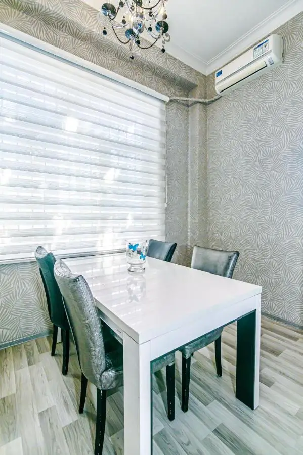 Azneft Square Deluxe Apartment