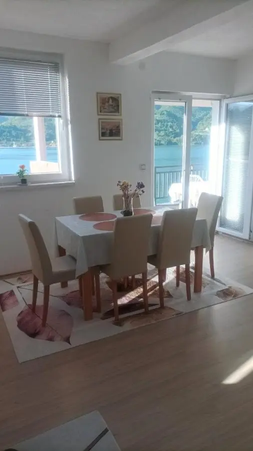 Dina apartman Jablaničko jezero