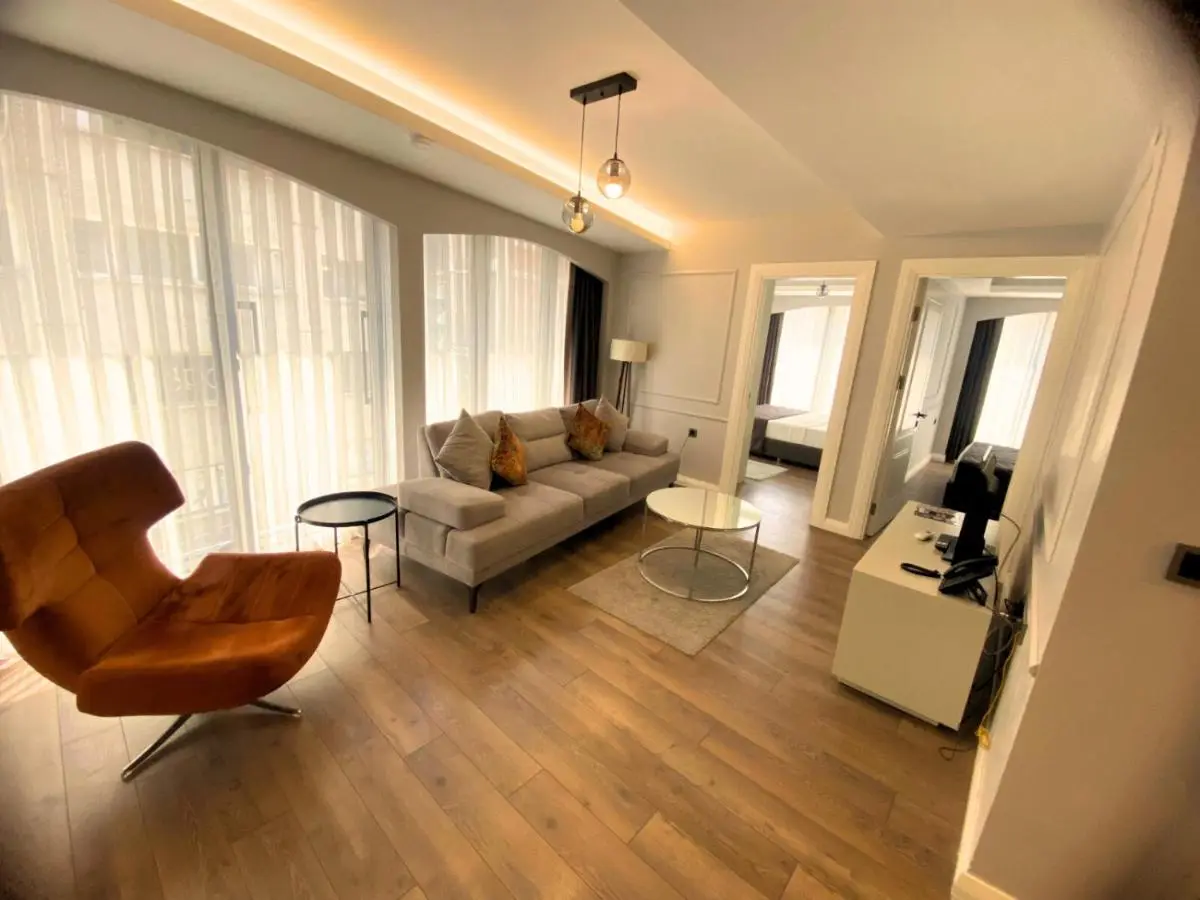Myway Deluxe Hotel