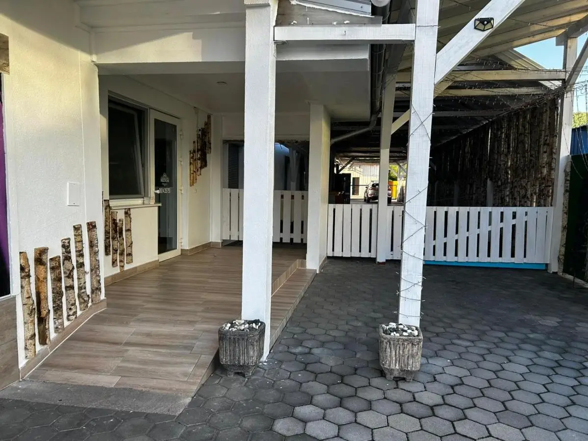 Motel Medium