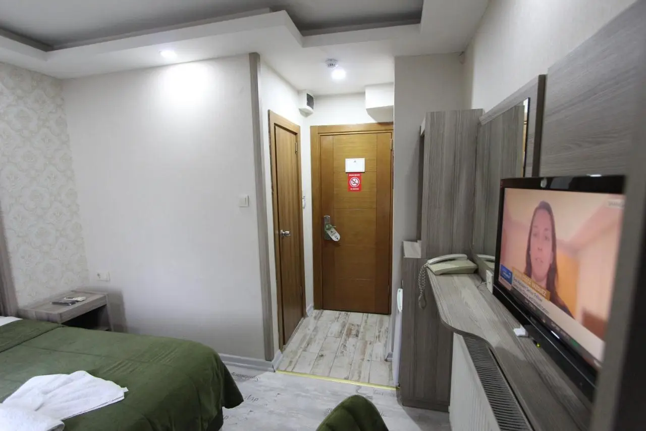 Kaya Madrid Hotel