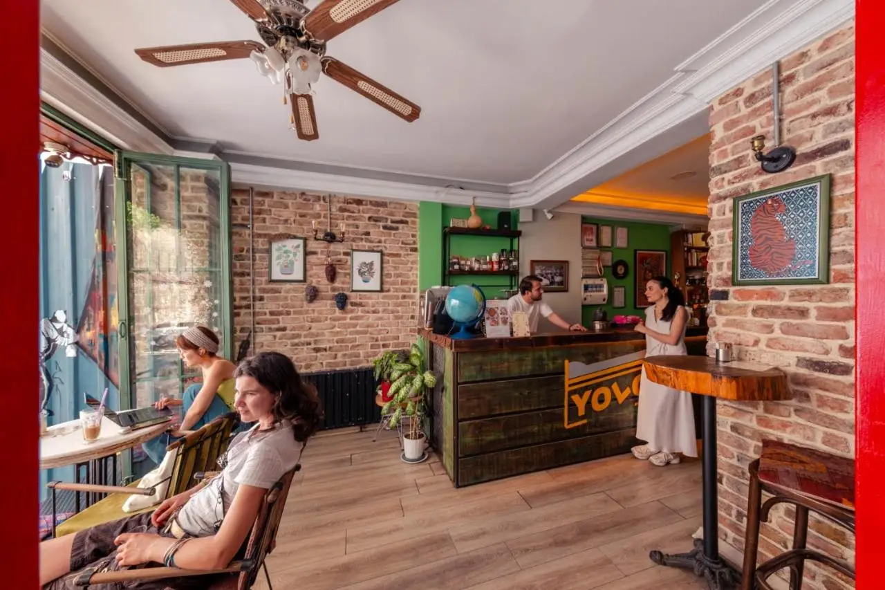 YOLO Hostel