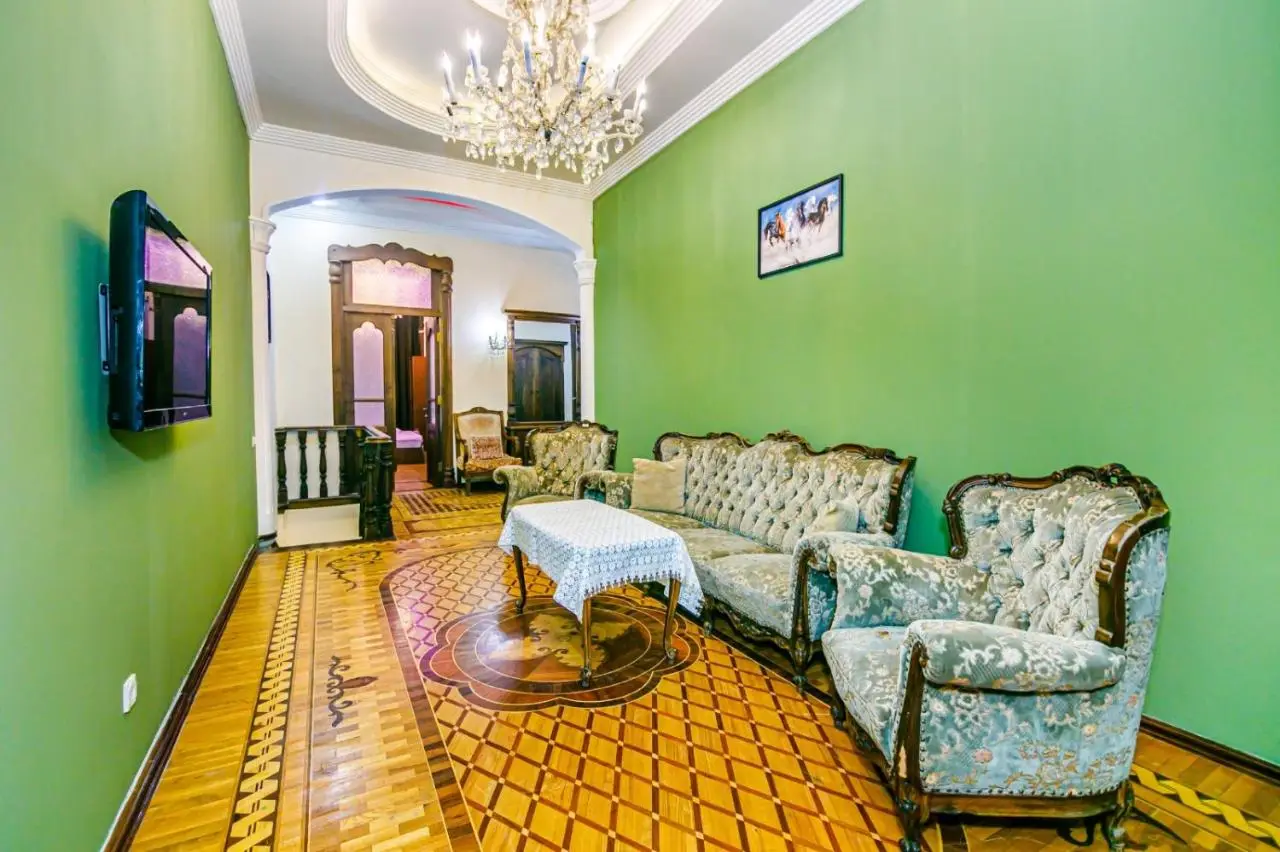 Targovu 4 Room Malakan Garden