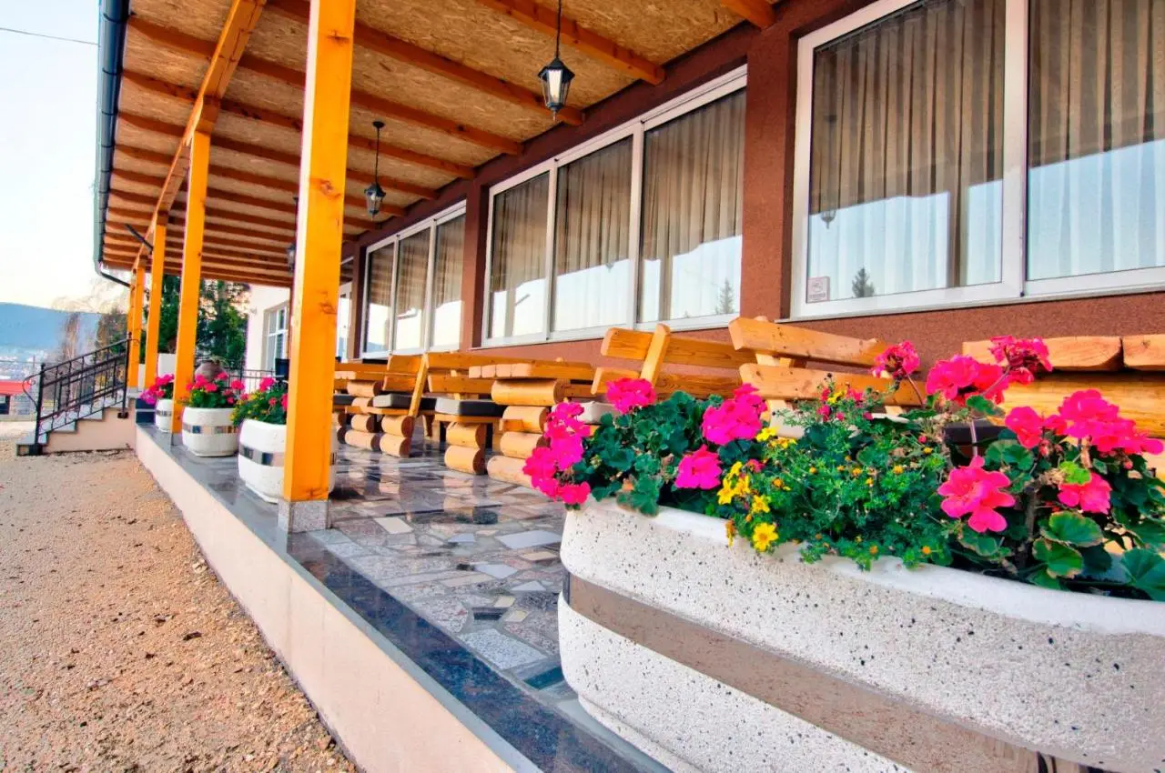 Tihe Noci Motel