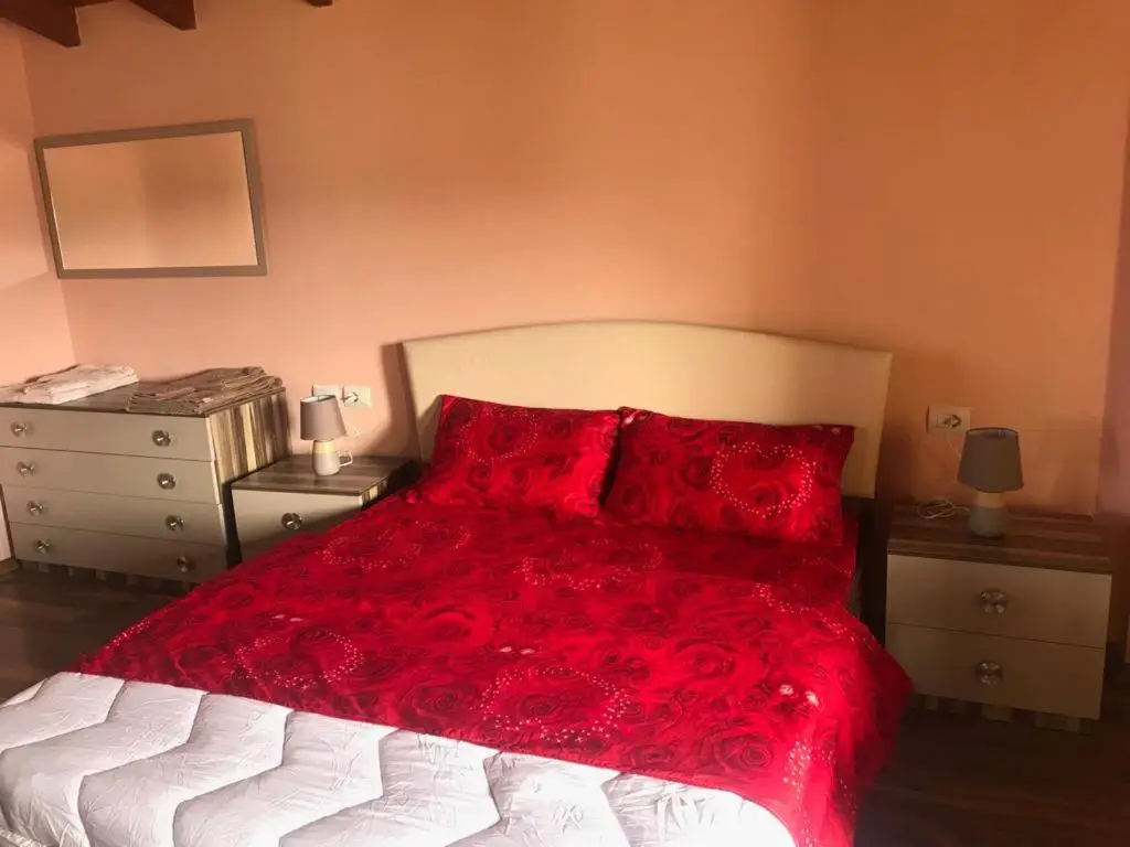 SARA'S VILLA