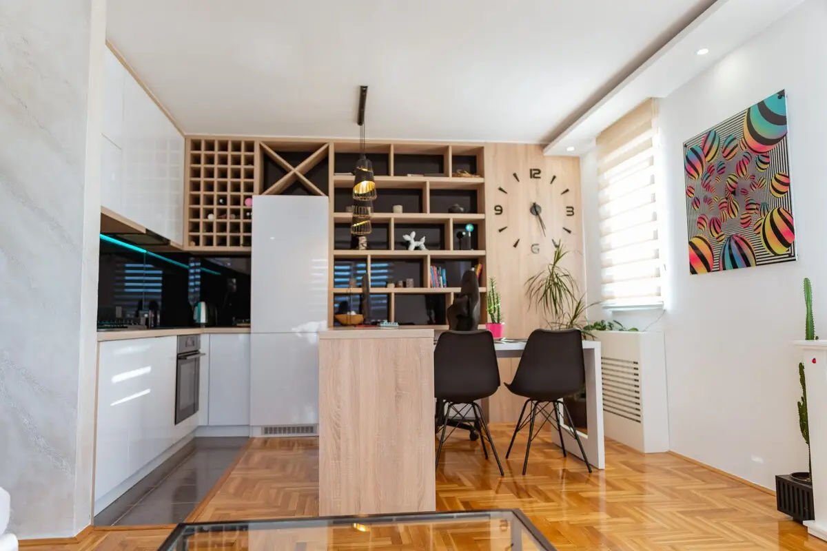 Top Floor Modern Penthouse | Free Parking