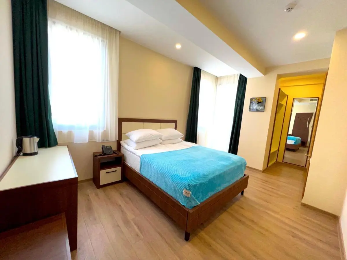 HOTEL WEST TBILISI