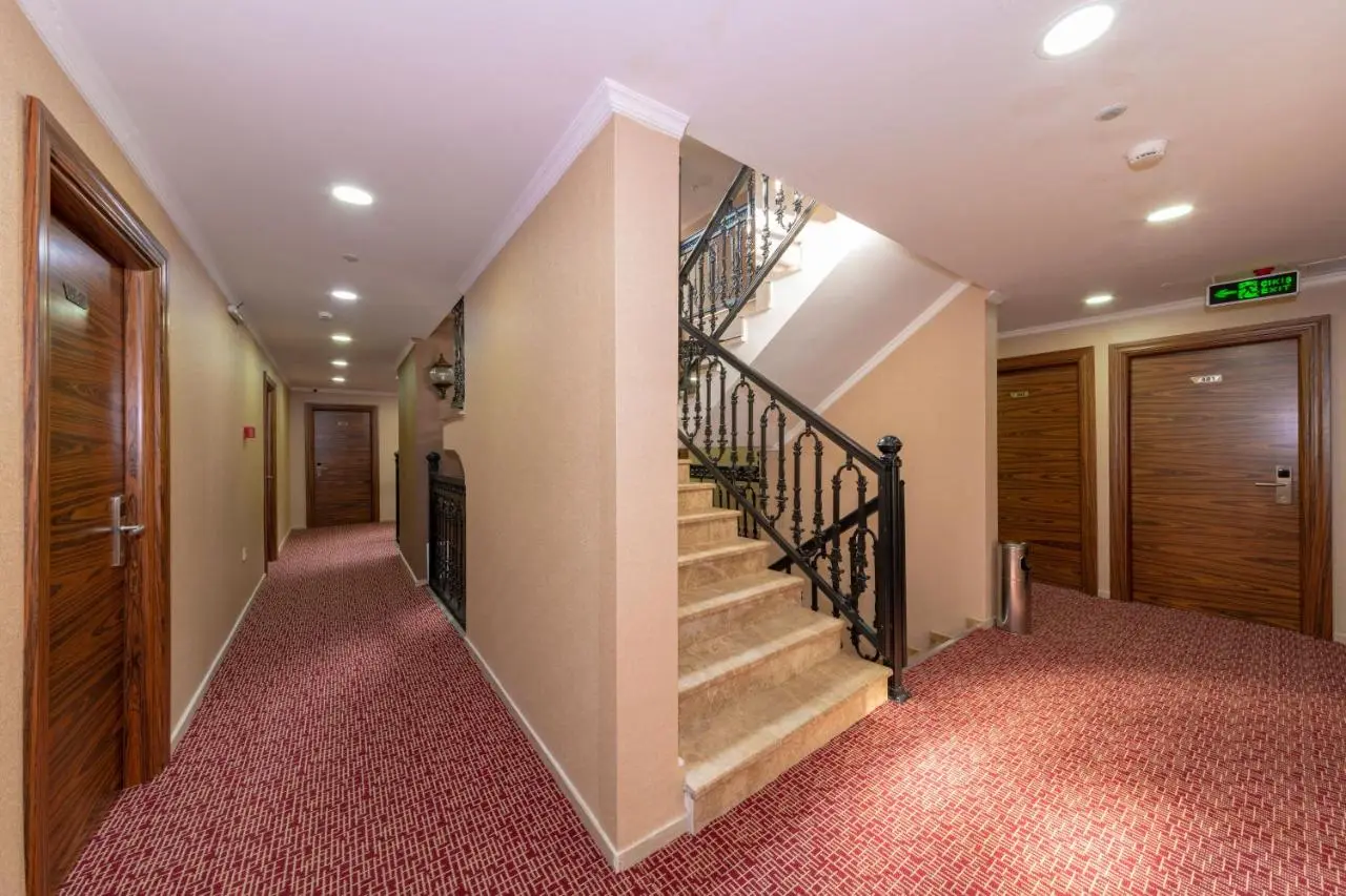Vision Deluxe Hotel
