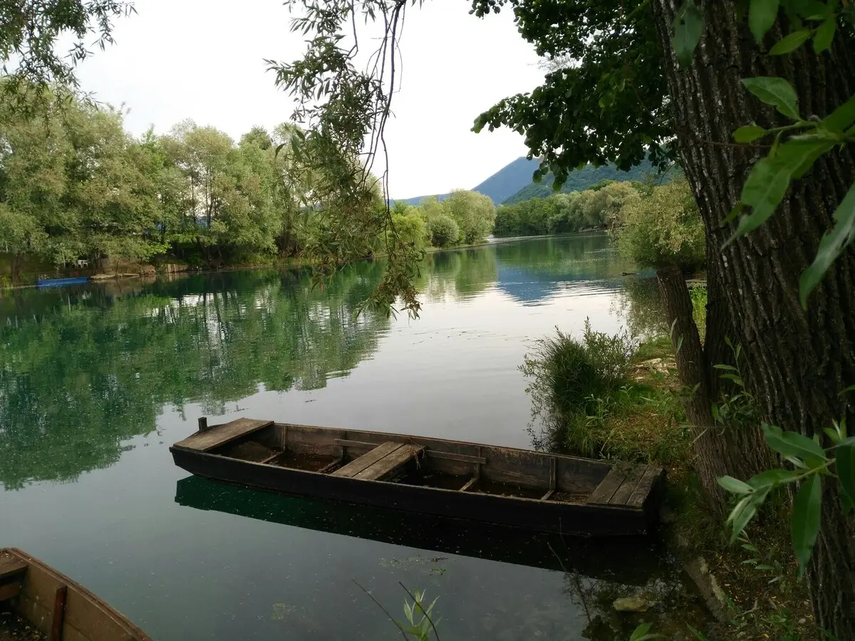 Go2Bihac Villa, 8 bedrooms, 7 bath, 10 aircon.