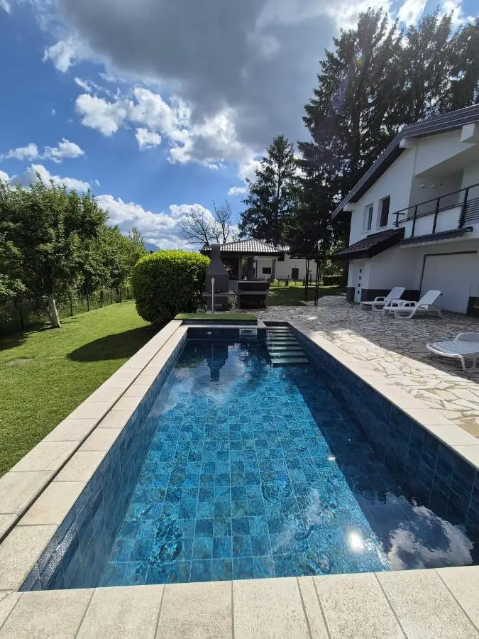 EmUm family cottage