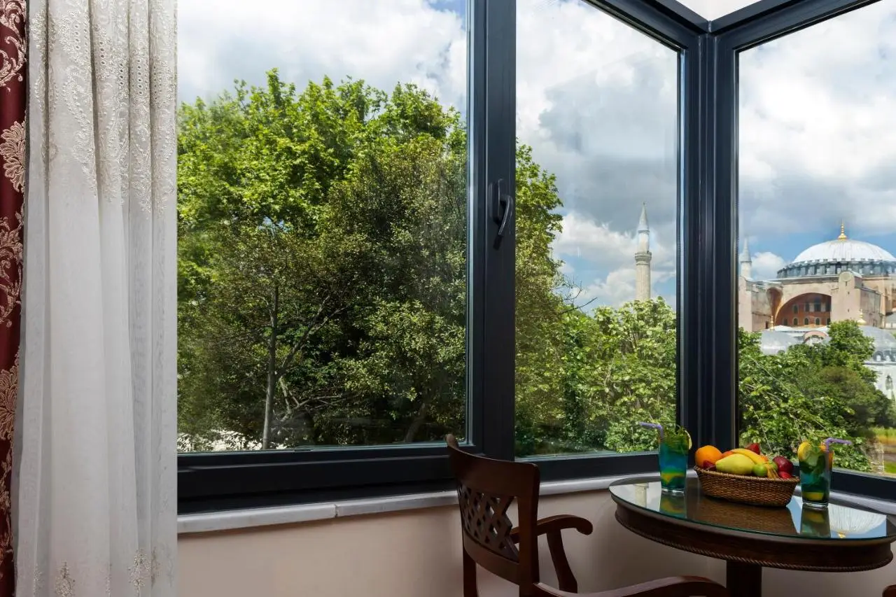 Seven Hills Boutique Hotel