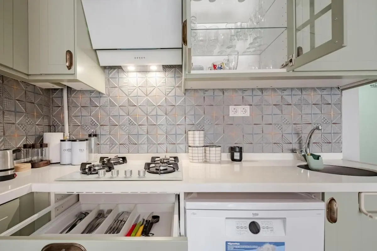 Kadıköy ün Kalbinde Tarihi Rahat Sessiz Daire