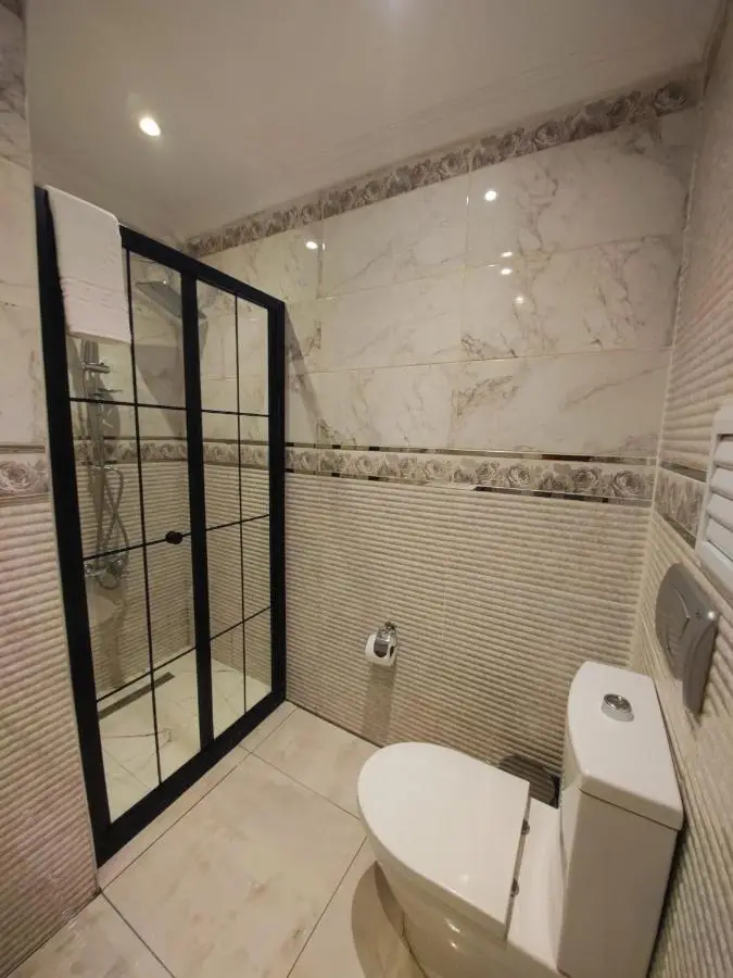 Royal Garden Suite and Hotel