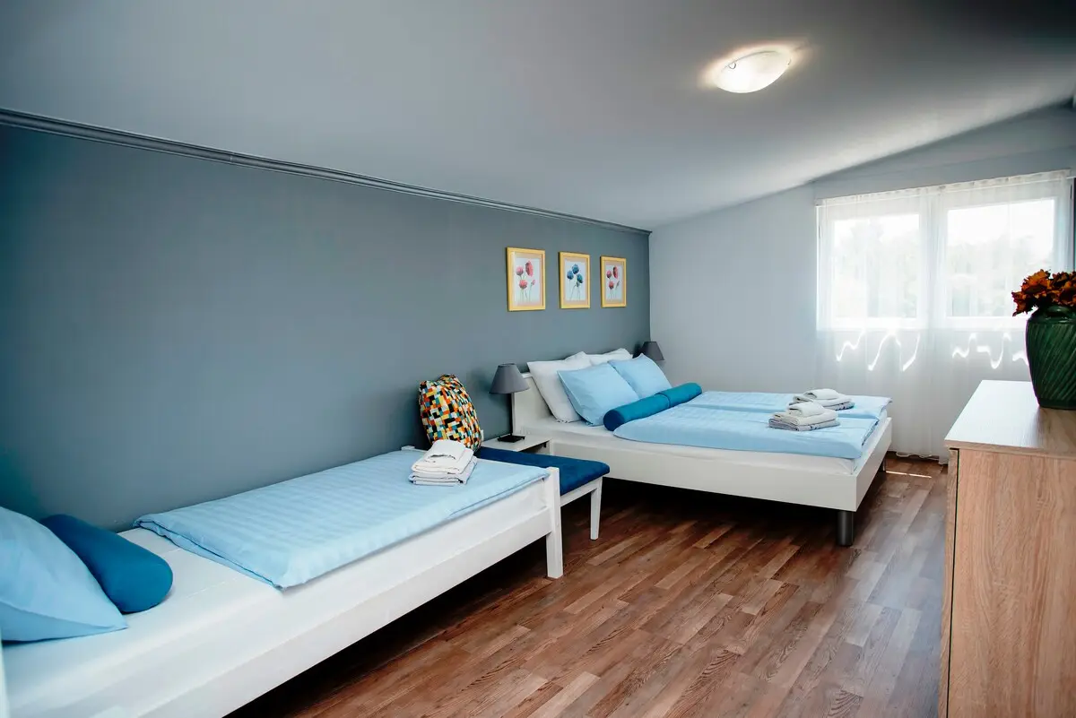 Sunshine Apartment – Pool, River & Garden Oasis