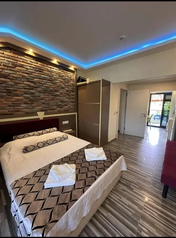 Hotel Falcon Home