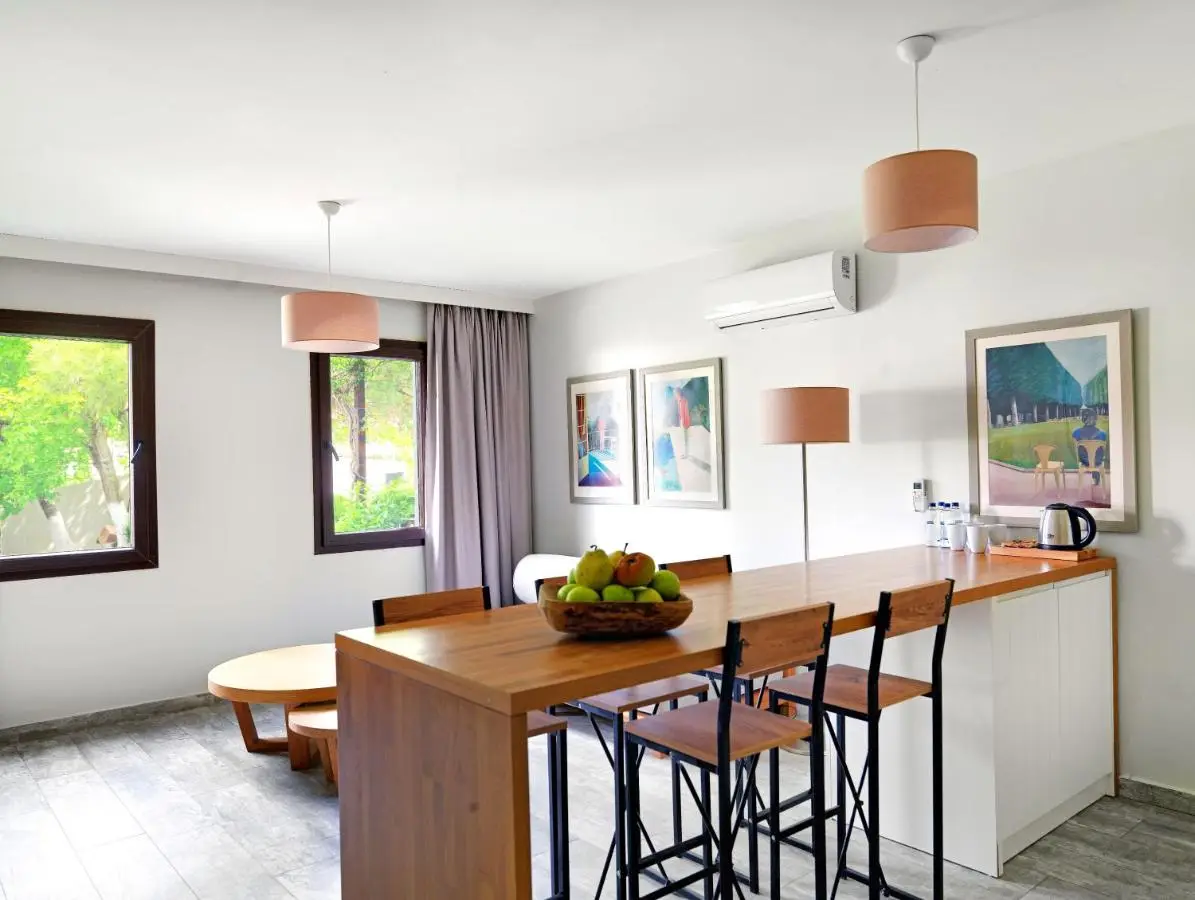 Dorman Suites
