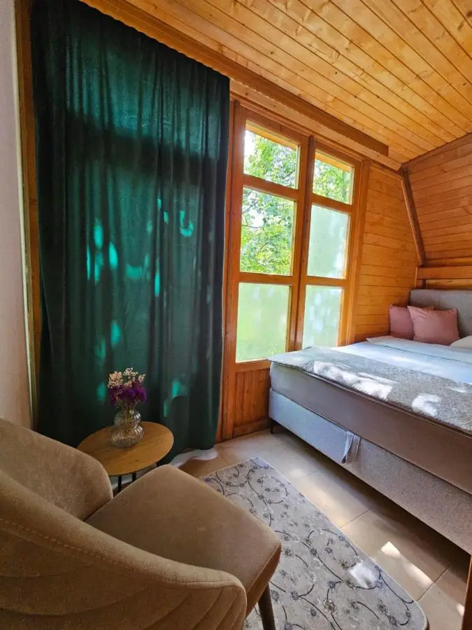 Nadiaa Wood House