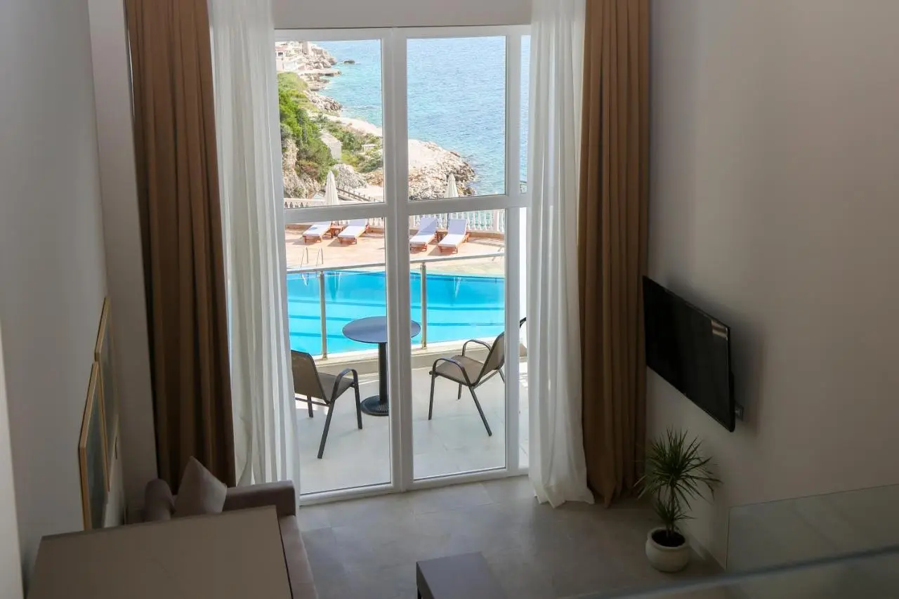 Toto Hotel & Apartments