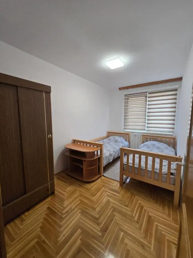Rejjan Apartments-Spacious 2BR Apartment for 7, Free Parking, Tram to Old Town
