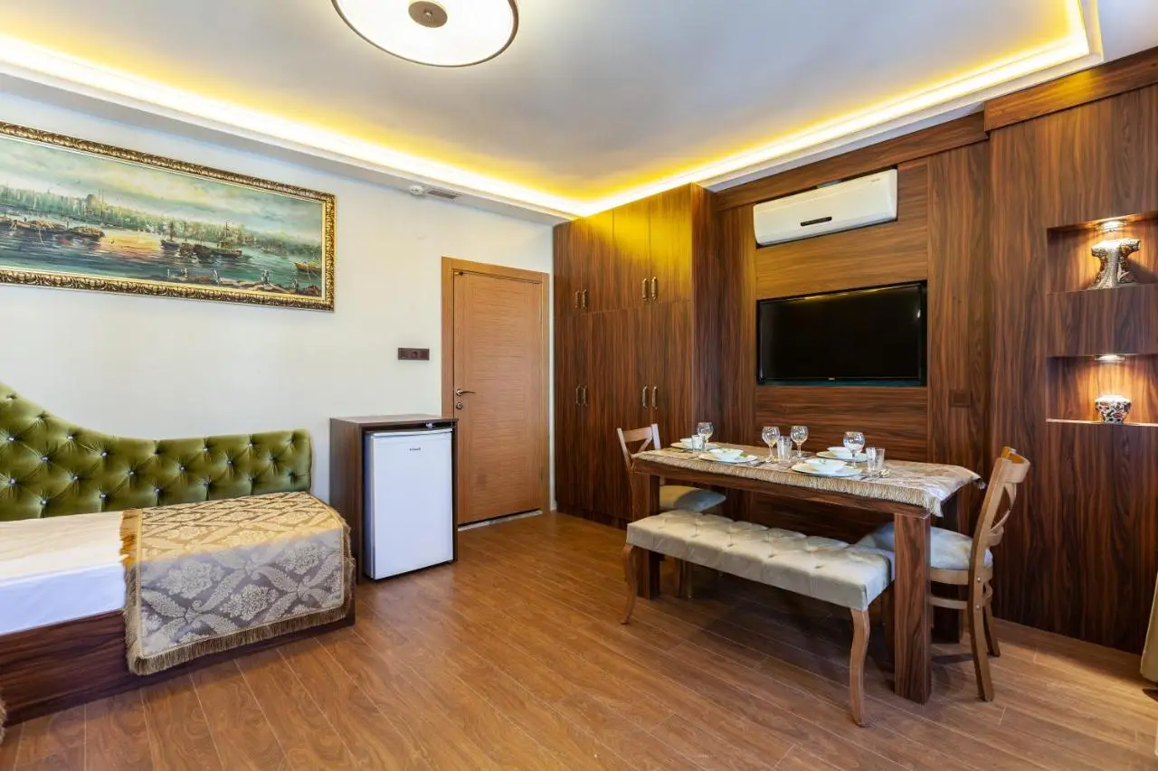 Rose Mansion by Otantik Suites