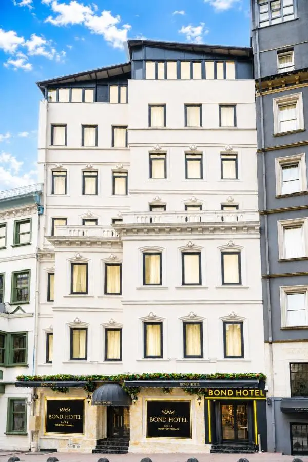 Bond Hotel