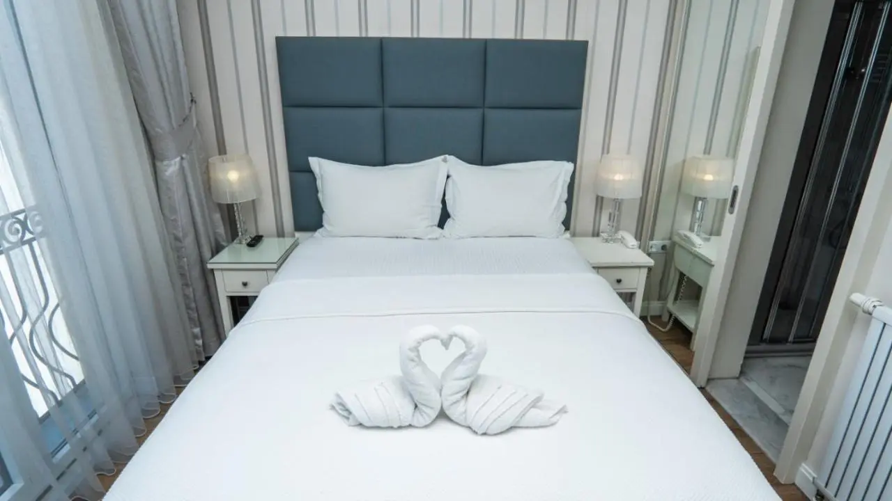 Ten Rooms Istanbul Hotel